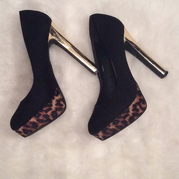 Charlotte Russe Black Gold Leopard Heels 8 - Picture 4 of 6
